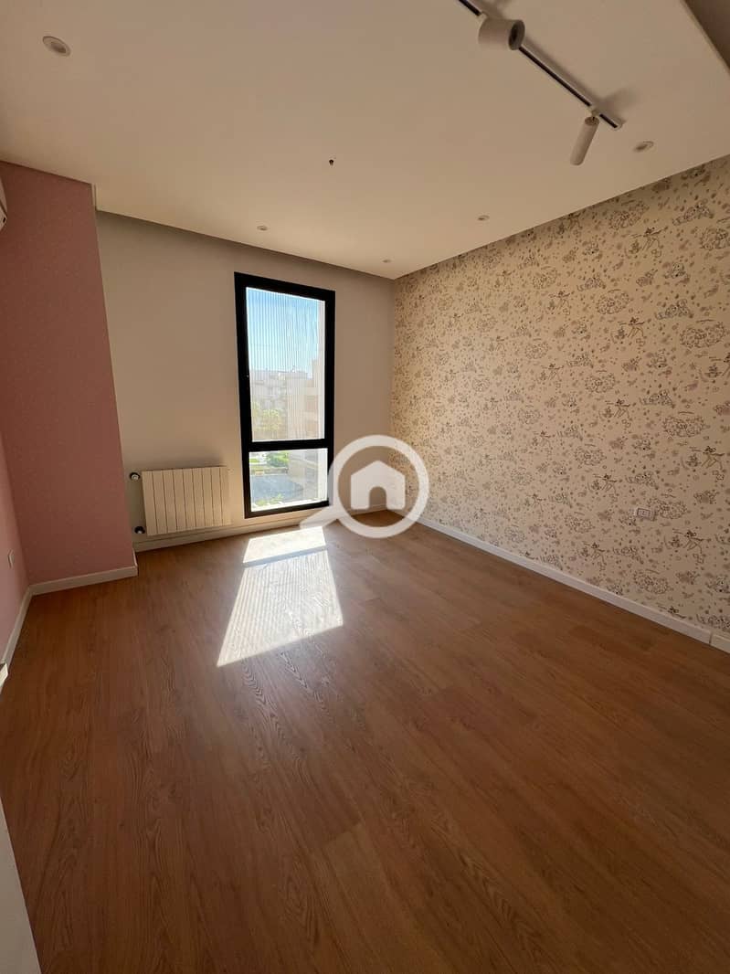 2 WhatsApp Image 2025-11-02 at 2.07. 01 PM. jpeg