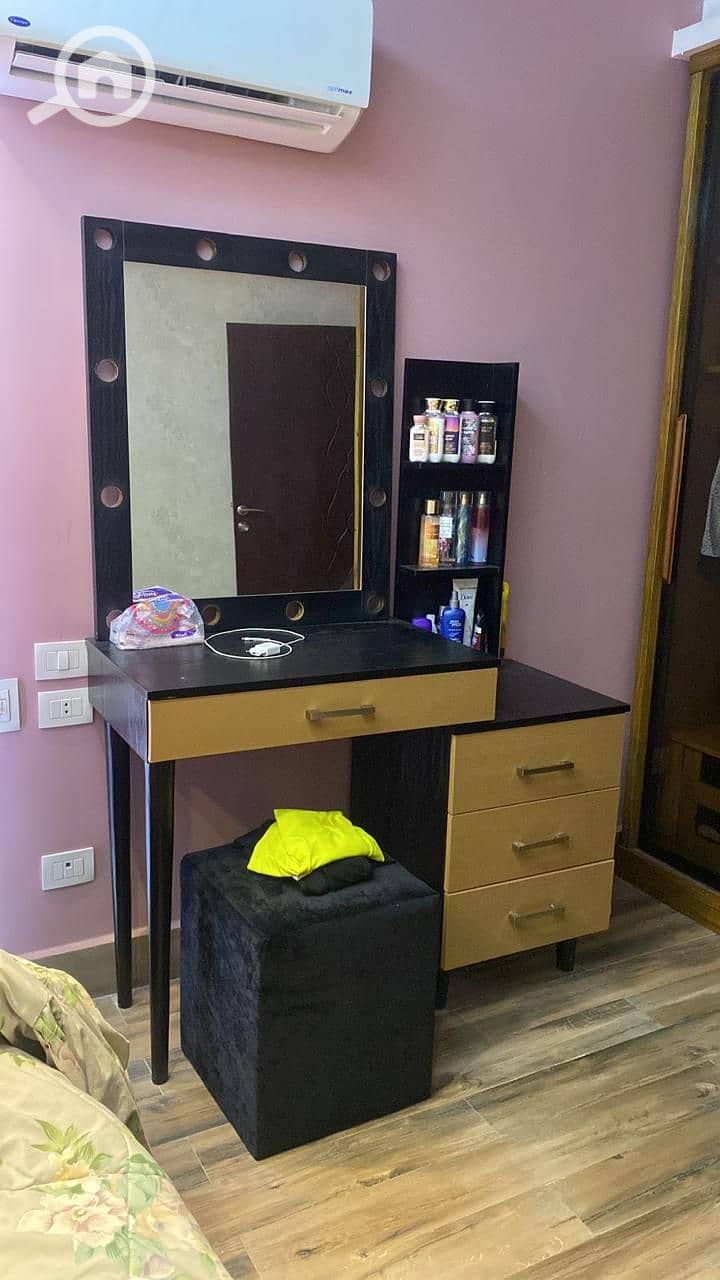 8 43de729a-5a07-4d38-84e1-76a4bcb2daae. jpeg