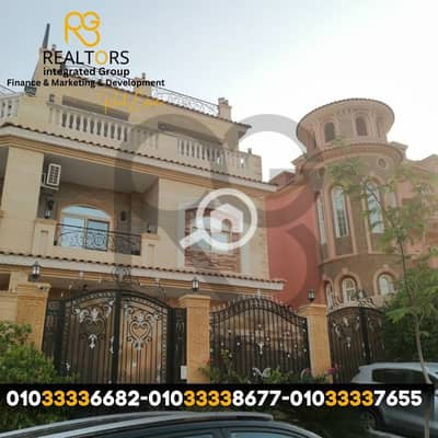 توين هاوس 10 غرف نوم للبيع في الشيخ زايد، الجيزة - 11. jpg