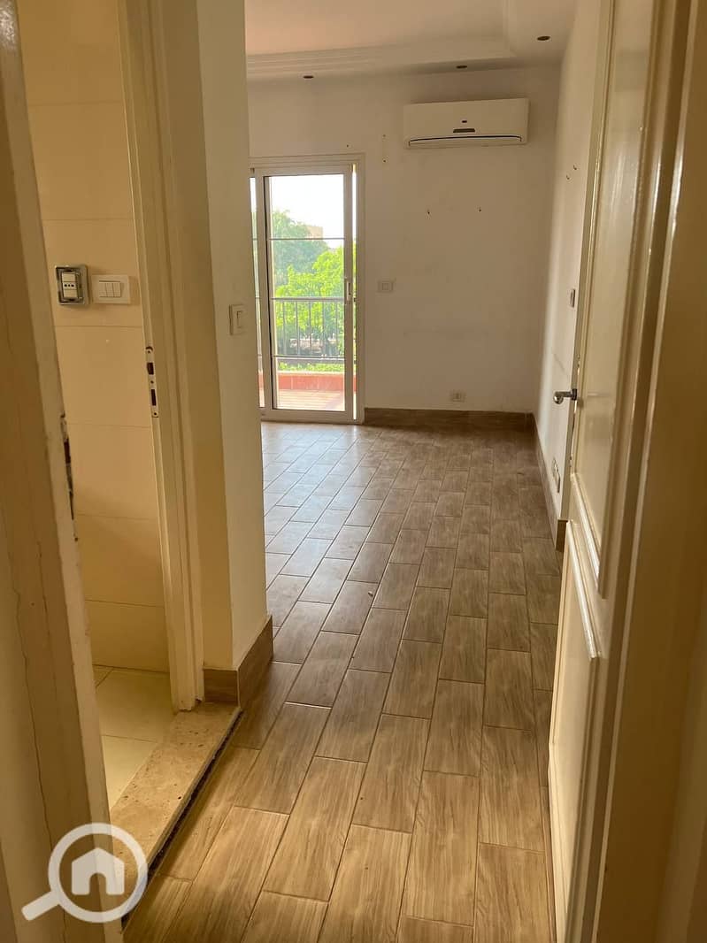 6 5b6bb7dc-c547-4691-887c-77b386cf725a. jpg