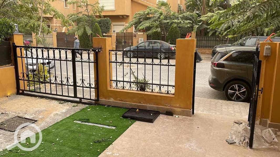 2 918d4ccf-8126-4b15-8d3d-9563d00a24a7. jpg