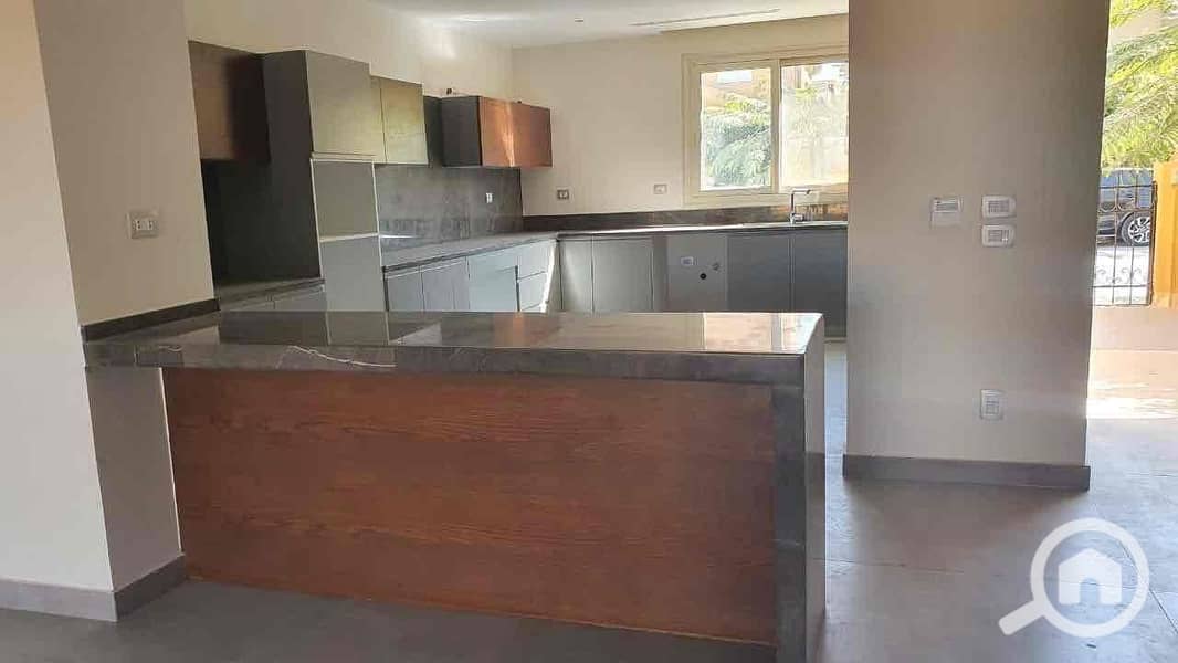 5 85d33a8c-9ef3-466f-81d5-06129938e47f. jpg