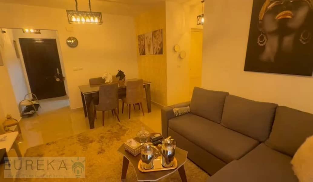 2 PHOTO-2025-10-28-20-00-43 (5). jpg