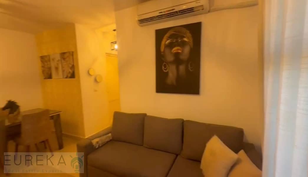 7 PHOTO-2025-10-28-20-00-42. jpg