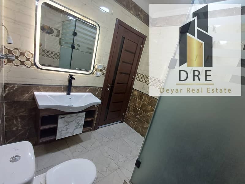 16 a80f11db-be1e-44f9-ab75-e46a9132caa3. jpg