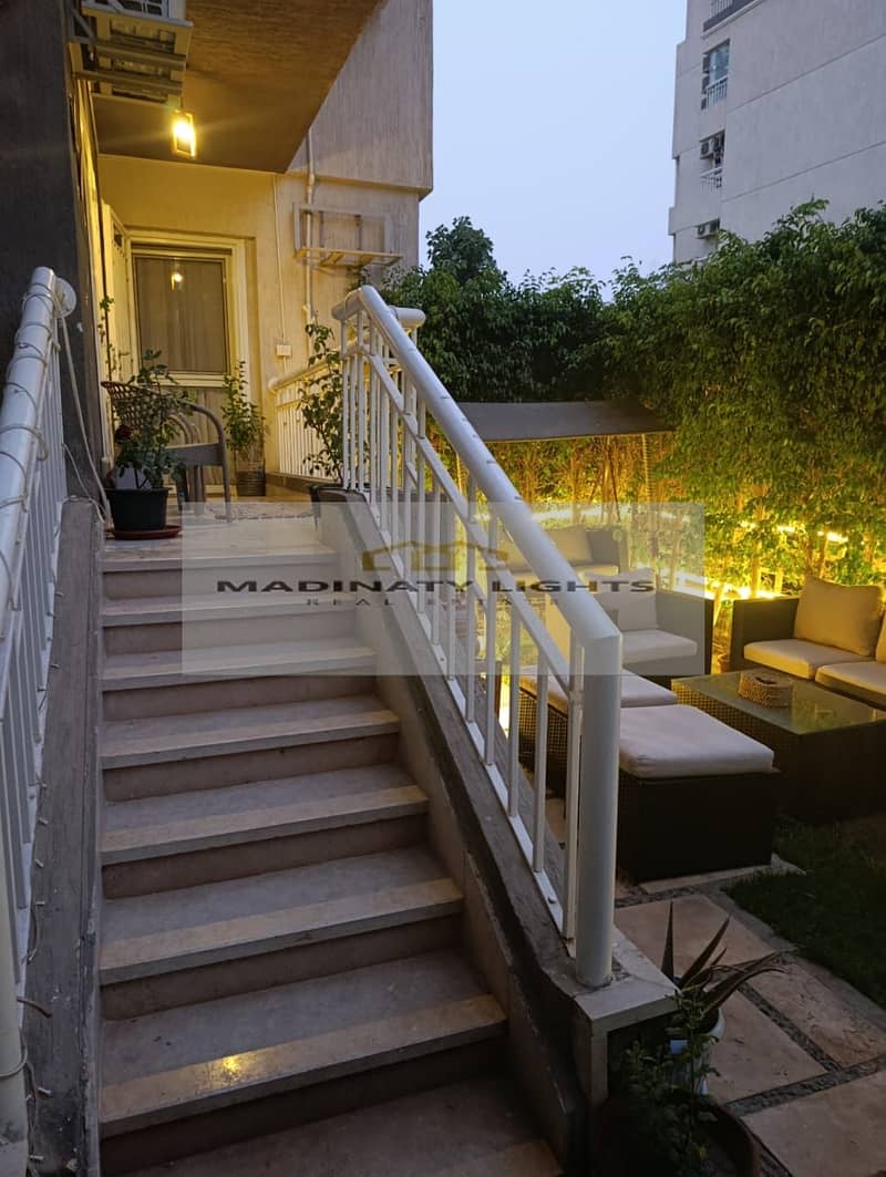 3 f502ffcb-2fbf-4460-ad8f-b9fa2db4bc16. jpg