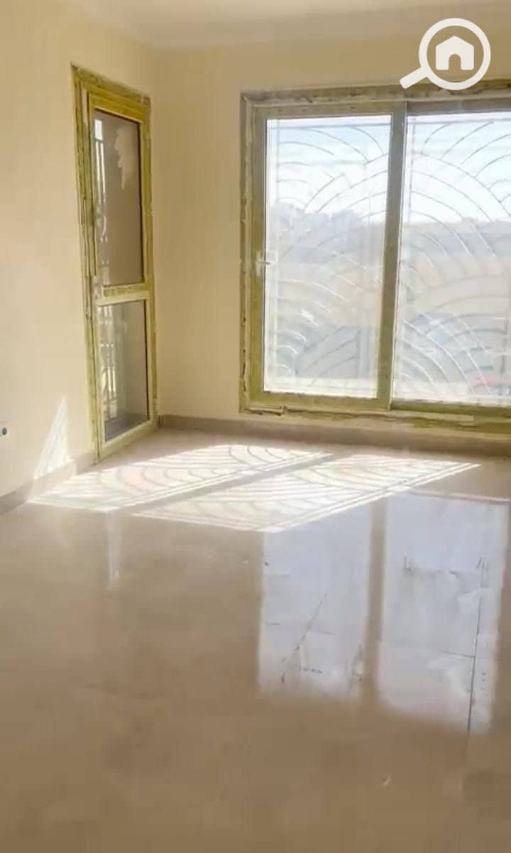 2 e0c5325d-c814-4b65-a4e4-50e8a82d001a. jpg