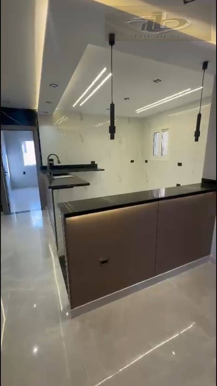 4 dca7bfdd-f8a4-4c98-abdc-fae9b2e7f920. jpeg