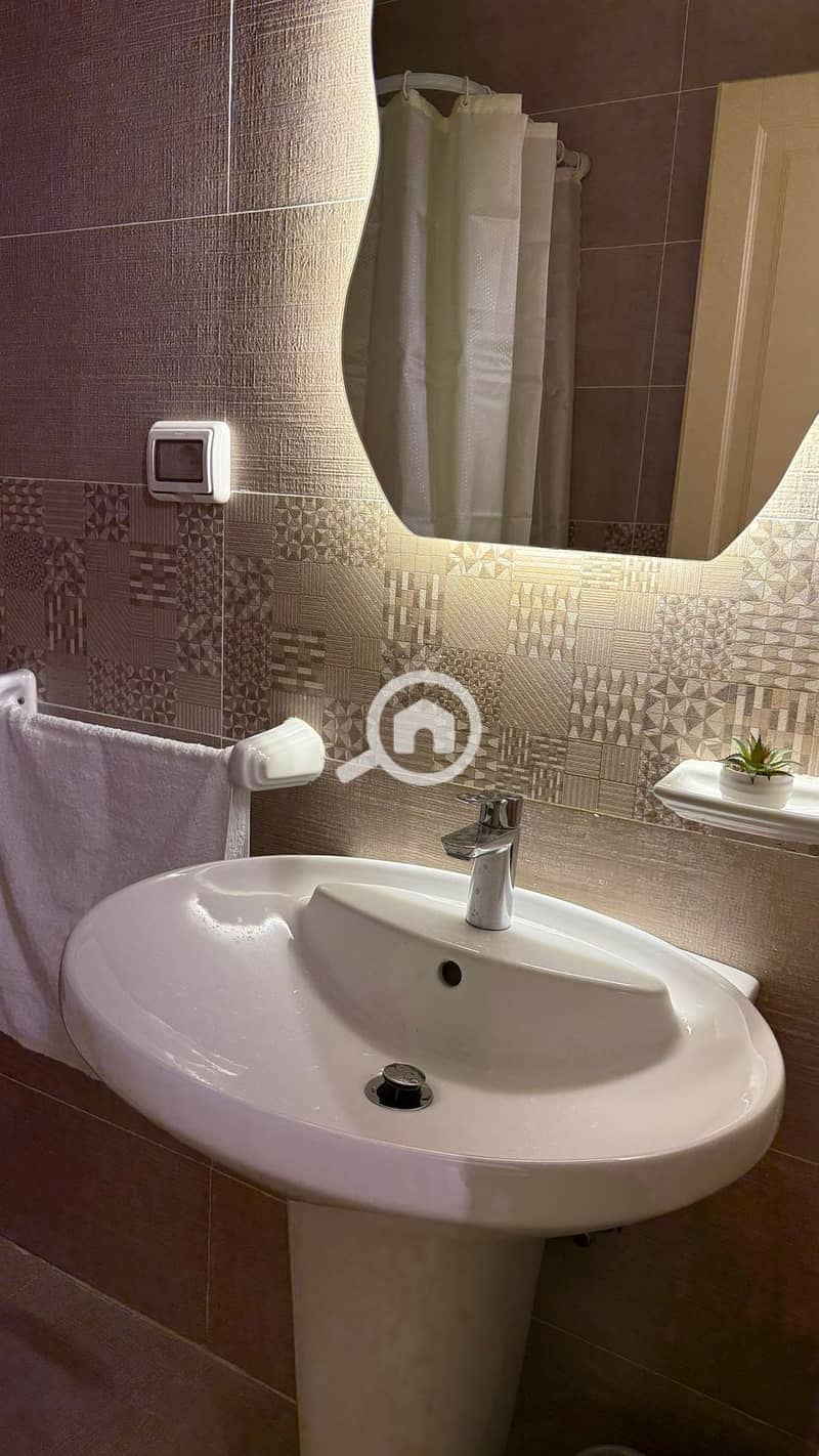 7 5c751a76-771e-4085-b0e7-d7fe4c9110c4. jpeg