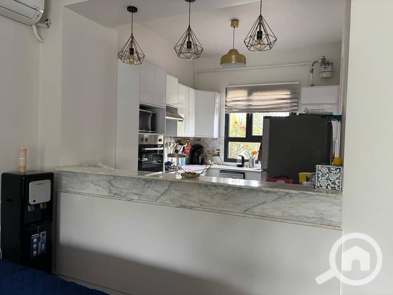 6 5baf0cf1-e0b2-430f-9c17-2a8d877e5686. jpg