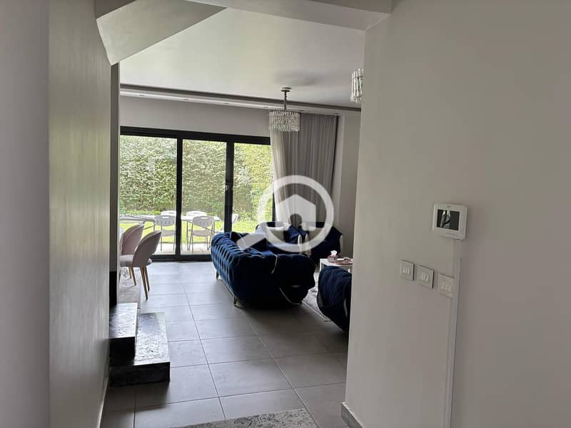 12 a0e54bad-ca1b-4fd9-b932-caf8954d126f. jpg