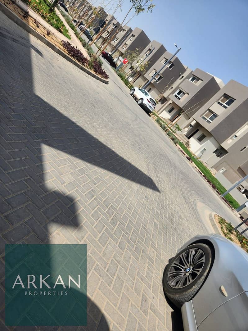 3 6f7e2f19-8888-466b-b1d5-12e6e635e3e2. jpg