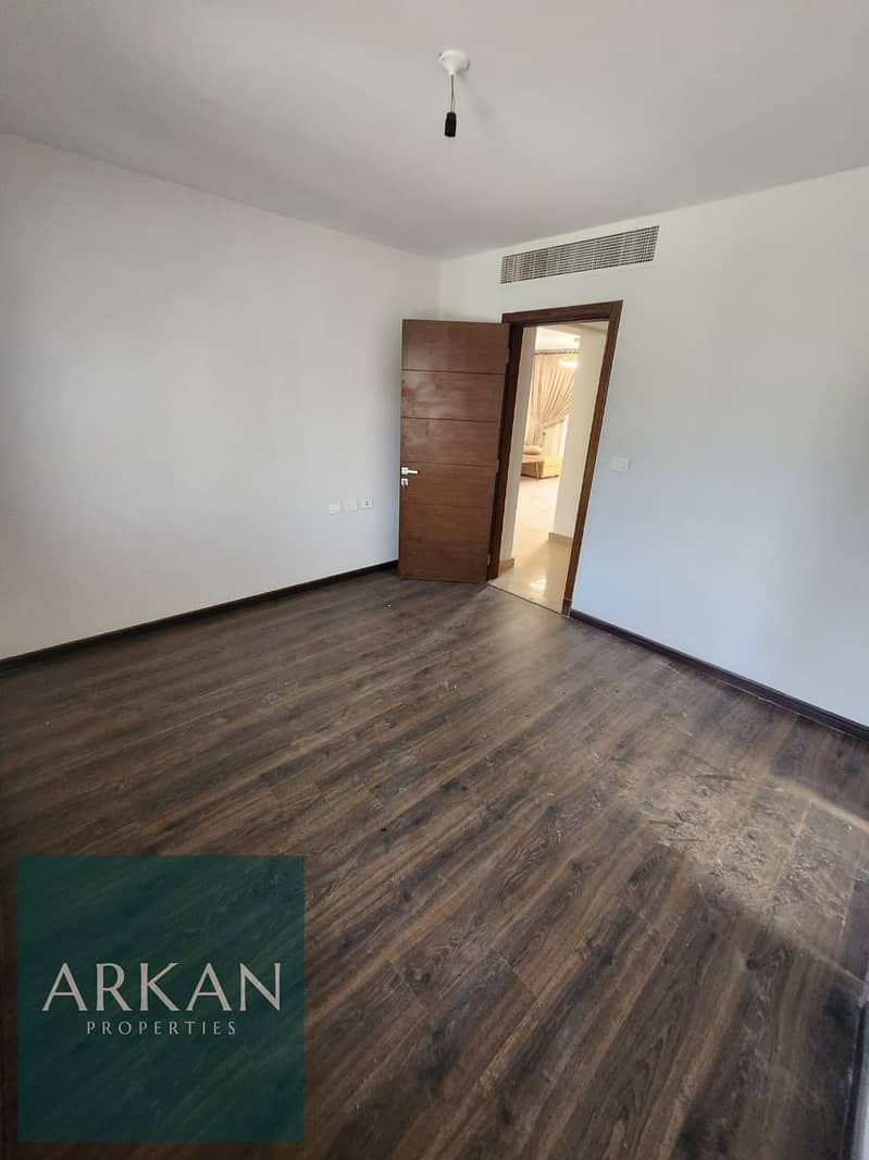 4 6a448b7c-9b26-4916-b2e9-1e638abdaebb. jpg