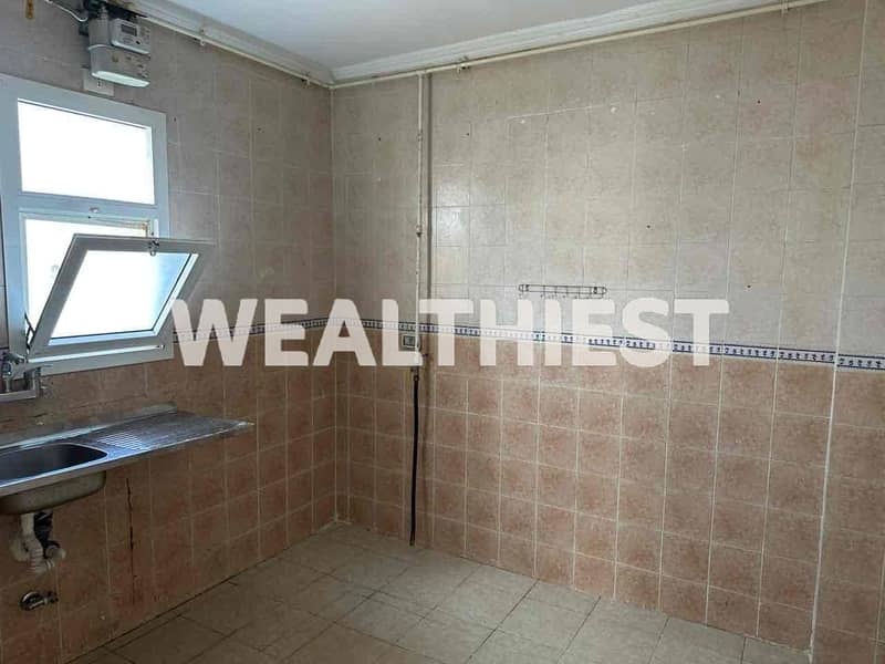 12 fa4c4a1f-9783-4a72-b1e7-4b4ae8eb34bb. jpg