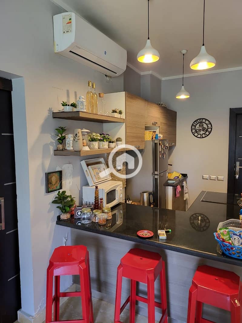 10 1ad4618c-b9c8-4705-9baf-522fc60b1325. jpg