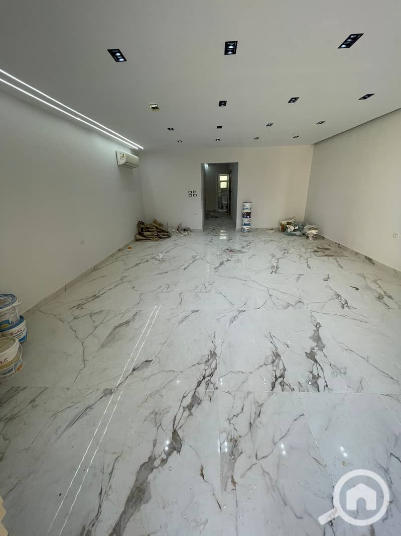 5 90e4b7f2-ab04-4dc2-b810-4dba99c1c8fa. jpg