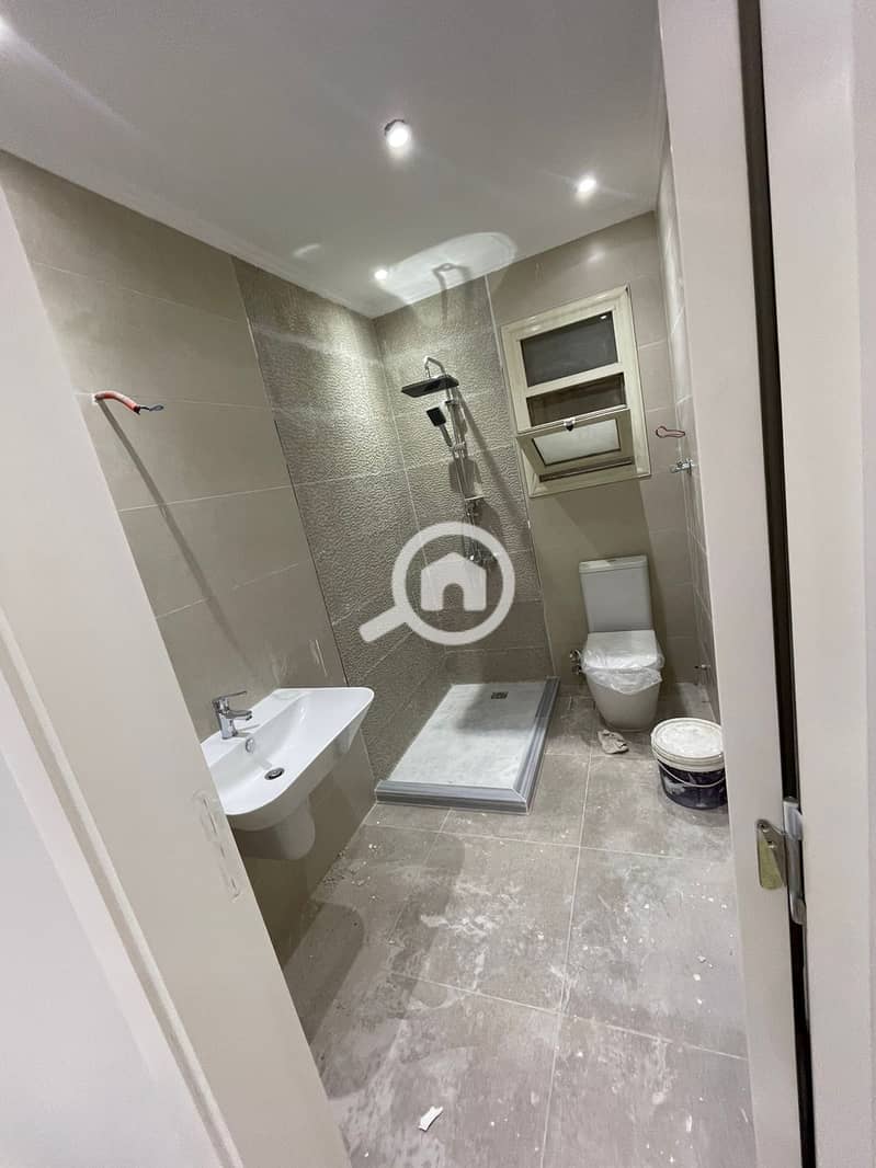 6 b28fd7bc-efb1-4338-b6d1-b1ca4308327b. jpg