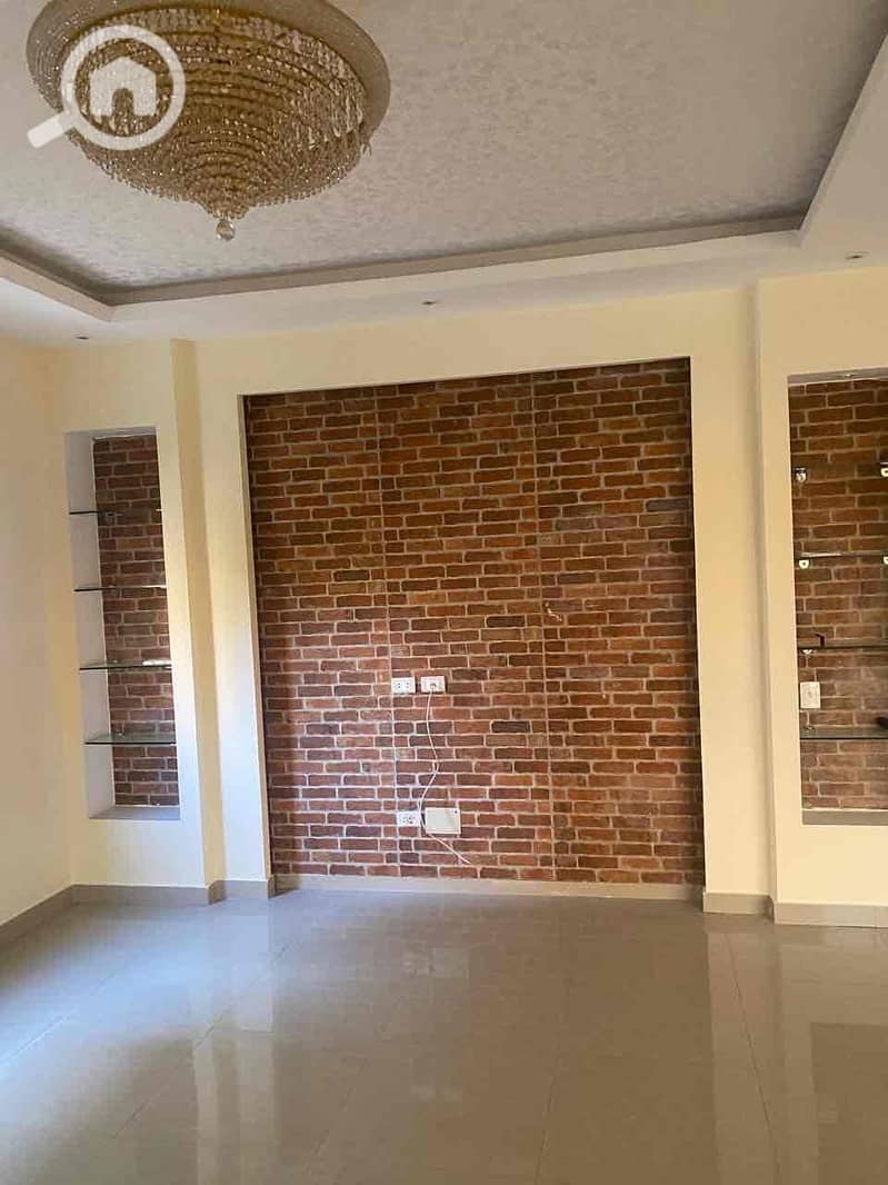 2 18743660-1743-4294-9d46-2f0e6e7ba362. jpg