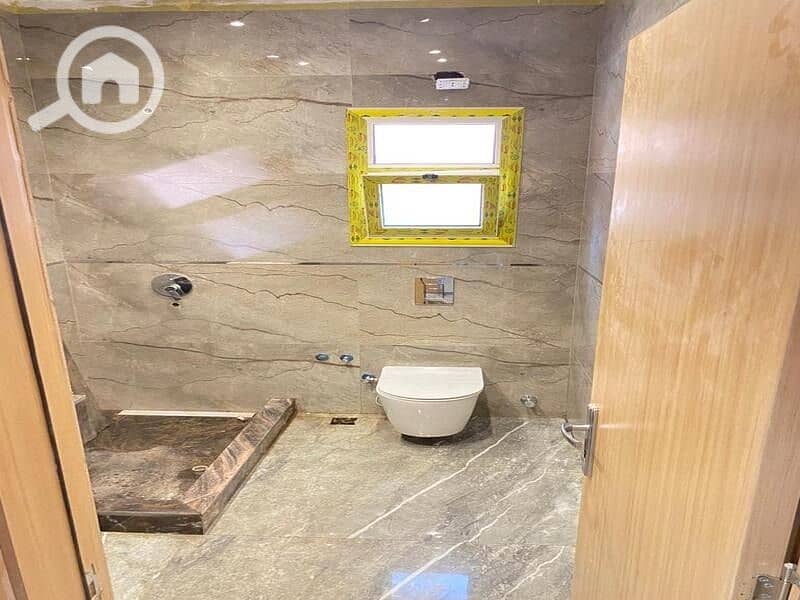 10 051768f4-a0a6-4176-a06f-ed07838c5b9a. jpeg