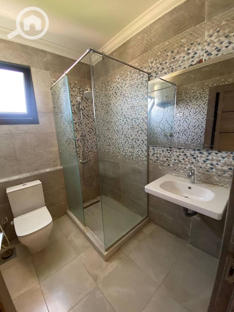 16 b7c89bbc-662c-4e14-8b0f-0e6683f55ec5. jpeg