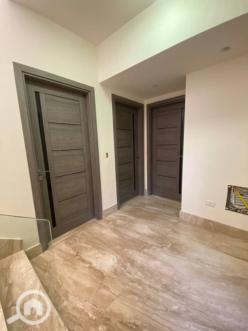 17 e0b6a8f9-166b-4fe7-b9c7-1b492c8b2f85. jpeg