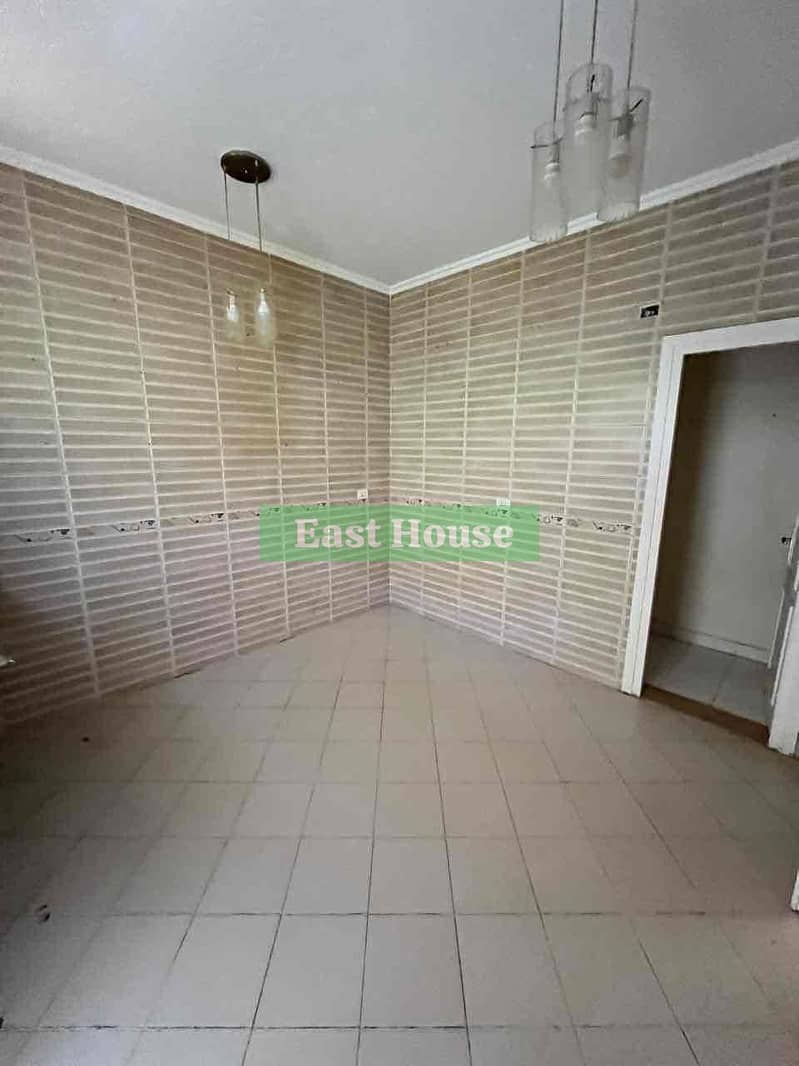 9 2122e38a-0578-4722-be5e-7819a4ea0435. jpg