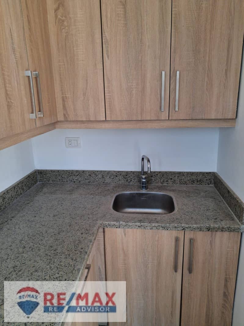 24 5988052935071878575. jpg