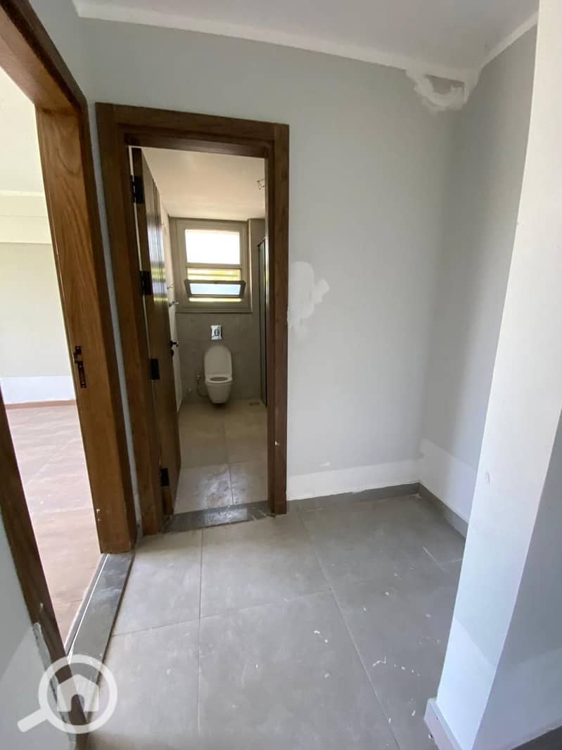 4 ea6731da-30ce-4d1a-a1d6-8da62de42098. jpg