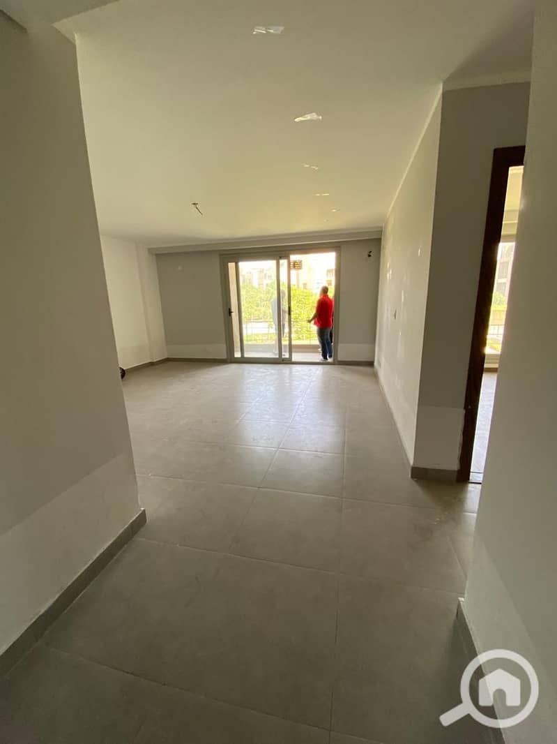 5 d0efeab5-295e-480f-8dc1-ac30bdc6db50. jpg