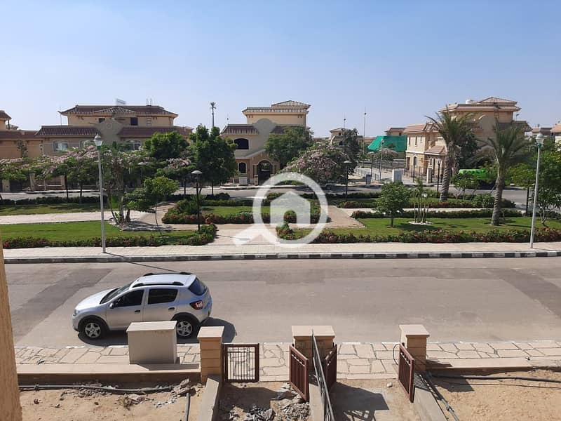 15 dc27abfd-ca81-42ba-9c6a-9cdadb7997d5. jpg