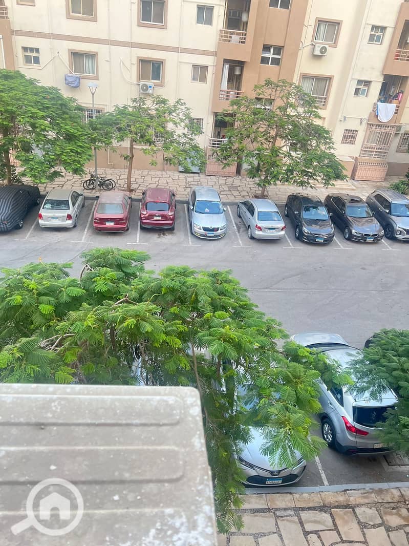 9 92b1bd8a-9b0b-41e3-8ec8-3f6d261d1d9a. jpeg