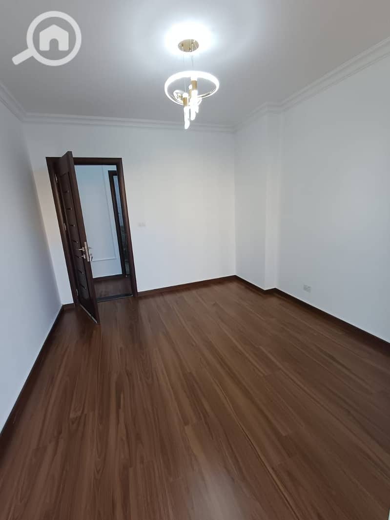 12 950718ca-fd23-425a-b5d4-bf304098944f. jpg