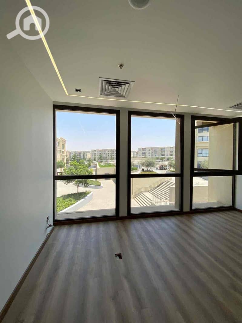 f8e0c9c5-4988-4e63-9259-73ae1041a1f0. jpg