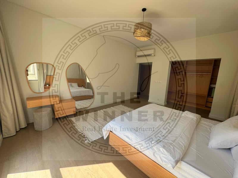 10 750e70b8-278d-4a54-a793-8e9512c32a19. jpg