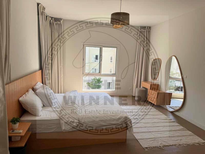 12 5bda6e9e-db80-43a0-8015-ca3dec4a9f53. jpg