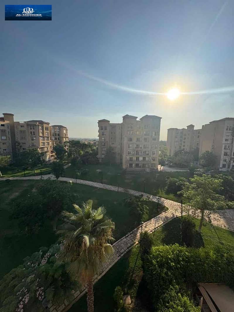 24 dcdd98c8-78f7-4119-9650-9f4c6553ccbe. jpg