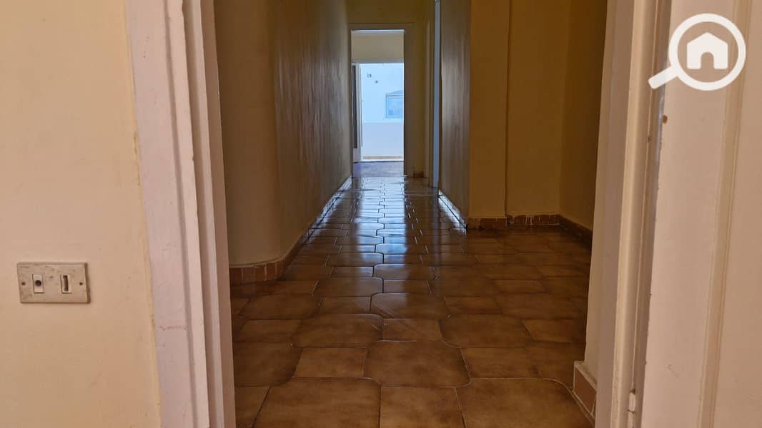 6 0407054b-161e-4445-9e94-34e9c1e7bfd5. jpg