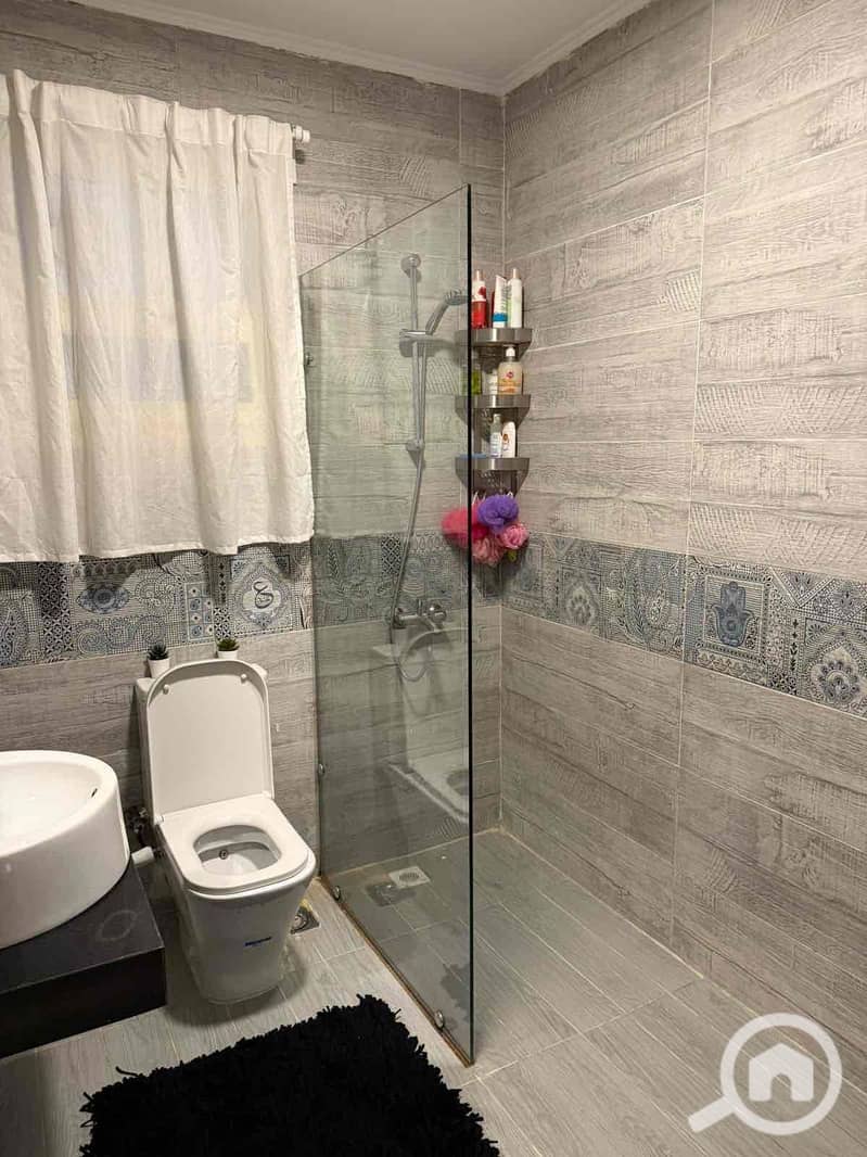 7 ef79d685-051a-46b0-b9ec-6a5e6e267bef. jpg