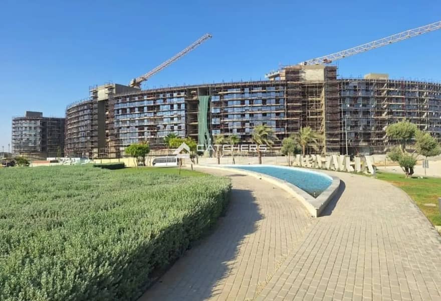 5 7842916-483aao. jpg