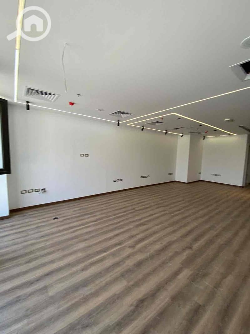 12 aca018a5-5725-4559-b474-0bef6d05be01. jpg