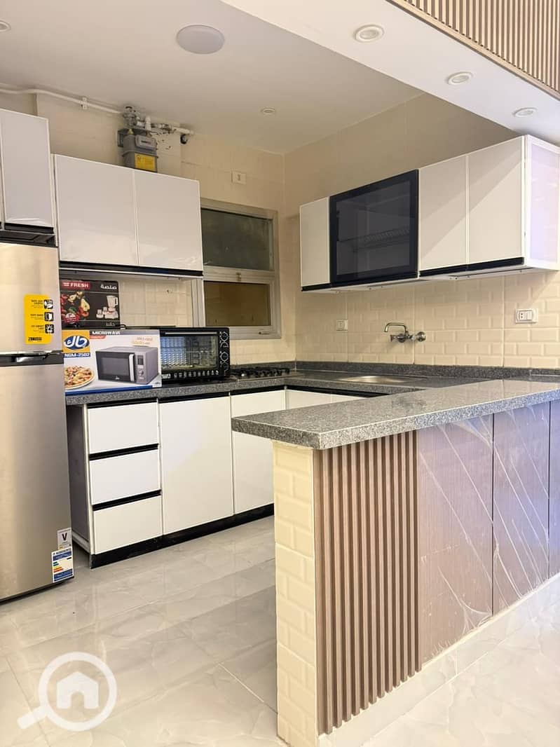 7 775cc60b-23c0-445a-9ecb-5be942100389. jpeg