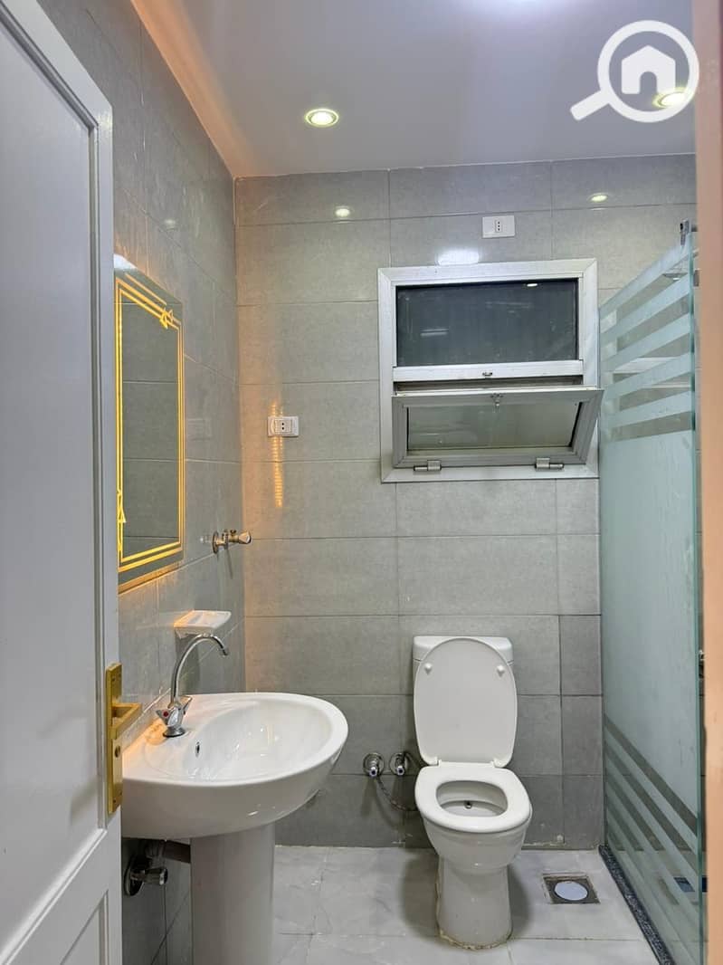 10 2914212c-f42c-476c-934f-757109b5cabf. jpeg