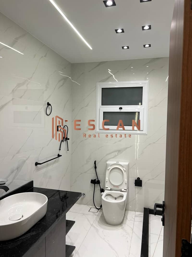 13 U767448 (2). jpeg