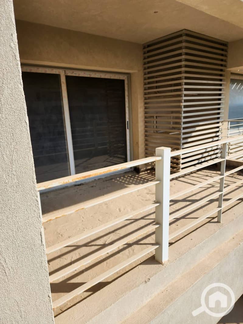 3 466c52cb-ada4-4fd5-93b7-85e52289e5e0. jpg