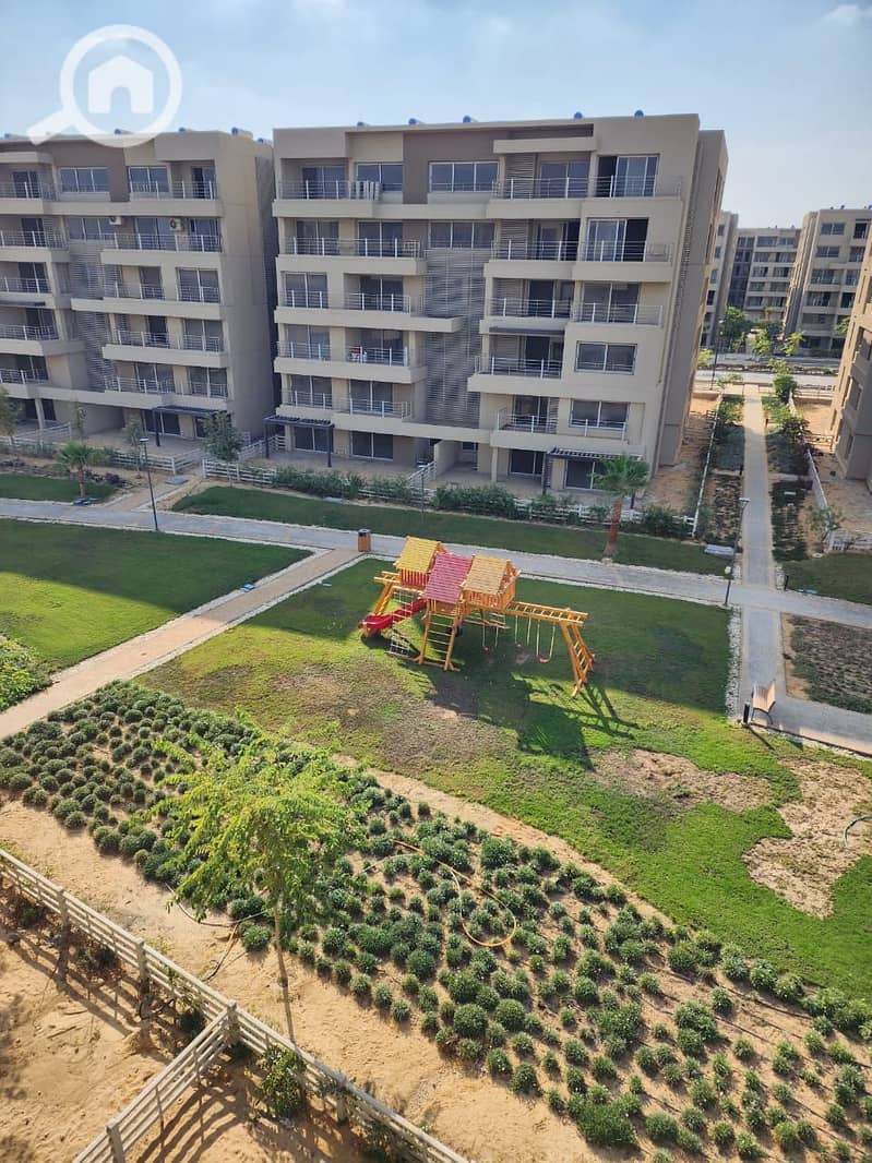 8 f82dc165-4664-4963-8ff3-4a23e9d8650d. jpg