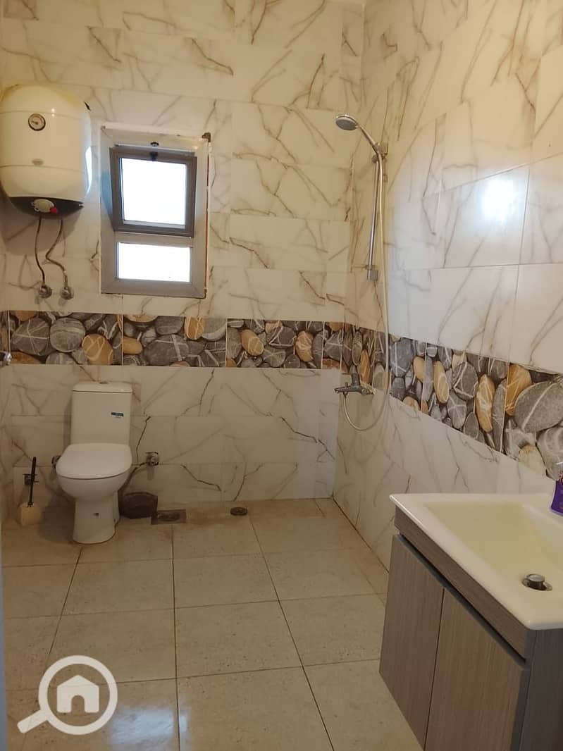 7 599bb46c-8d7f-4c44-ac0b-a8d4d6ba7c11. jpeg