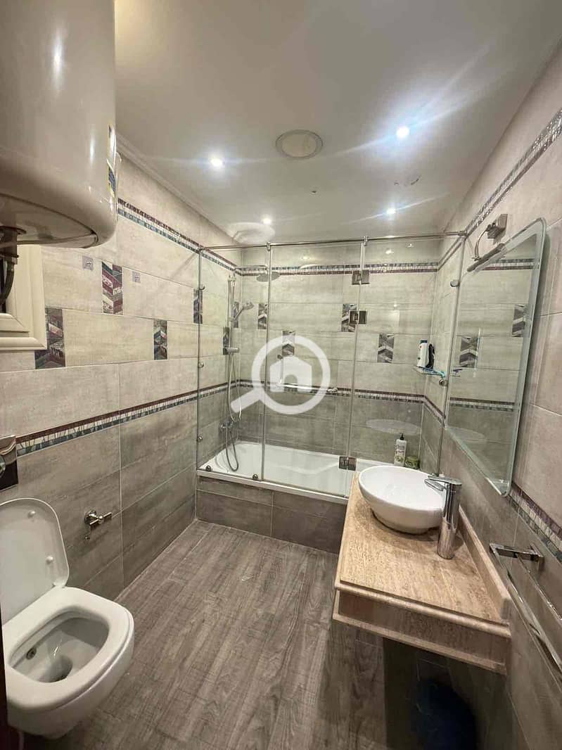 12 2F8926A6-606E-49B4-AF7D-E18D13E77E03. jpg