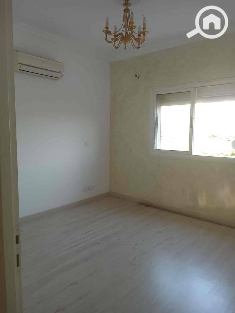 4 86fd02e0-f83b-493a-a9ad-d59befd62673. jpg