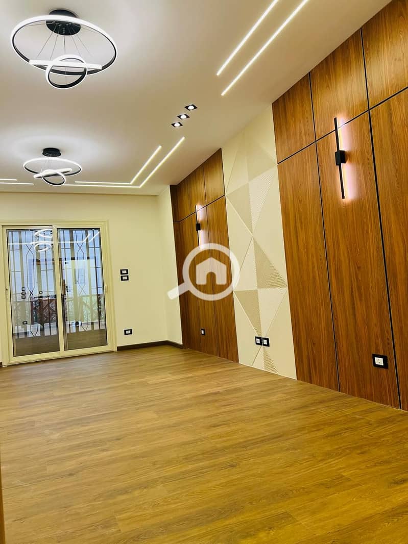 2 d131e281-b1a4-48cf-93f9-fbc1dbc85db9. jpeg