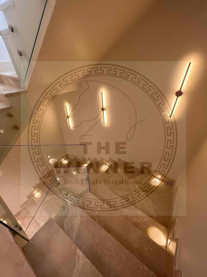 12 b10b1547-60dc-48a2-b574-9c16f97d47da. jpg